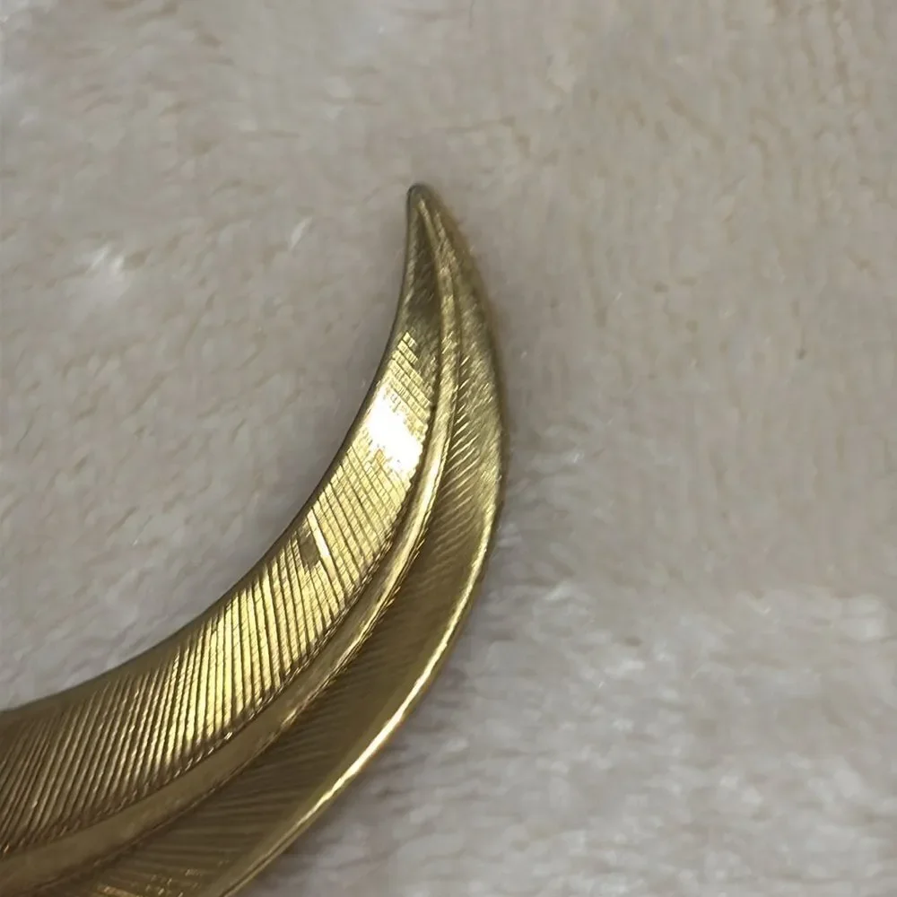 Gold Feather Brooch